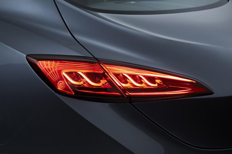  Buick Avenir Concept 2015 года  (фото 16 из 27)